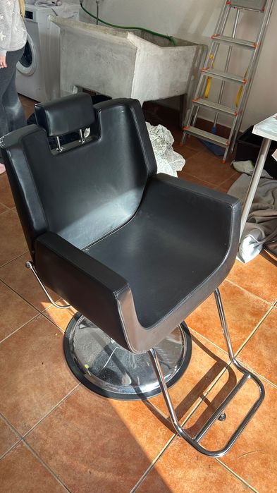 CADEIRA POLTRONA BARBEIRO NOVA