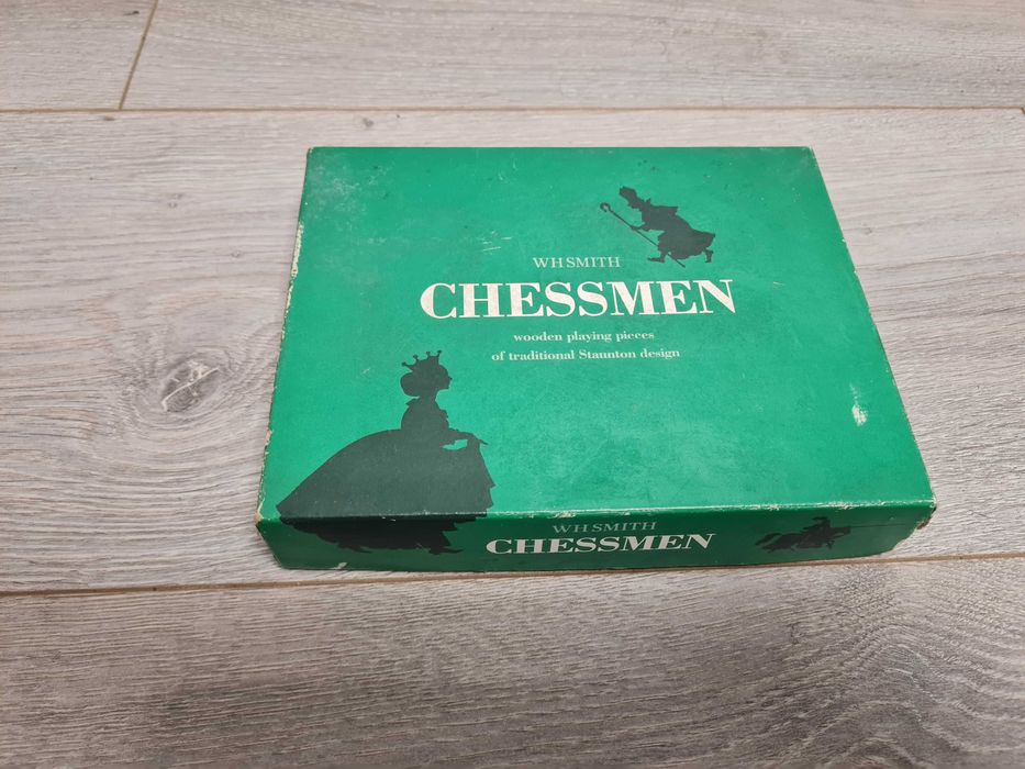 Шахматы разные деревянные и пластиковые