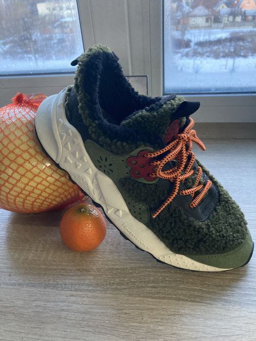 Кросівки жіночі 39 р.