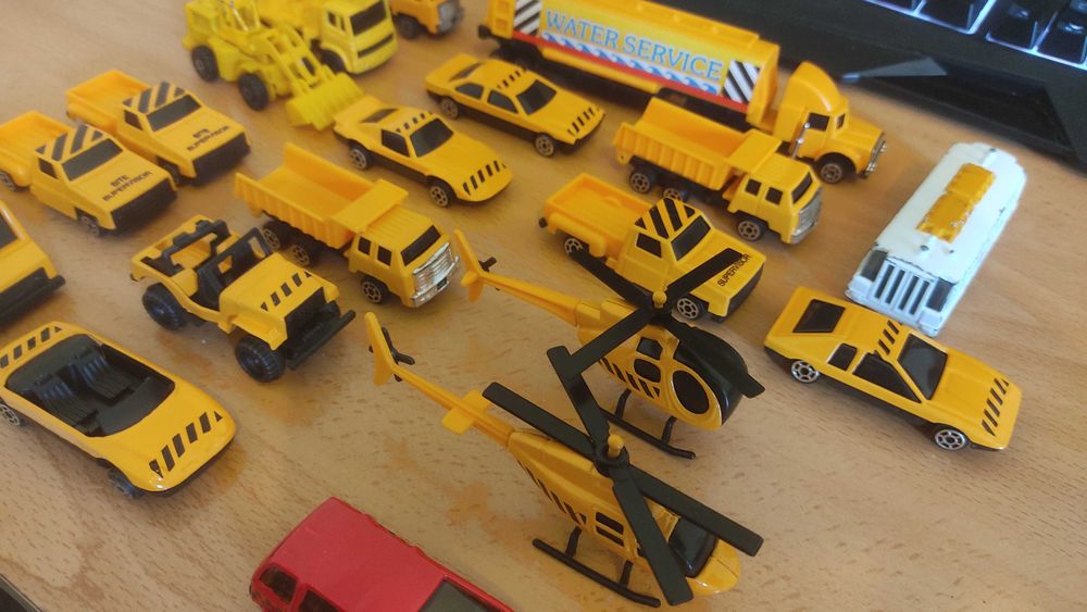 Conjunto Miniaturas Obras / Emergência