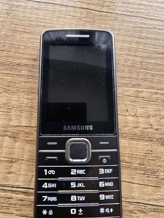 Telefon Samsung GT-S5611