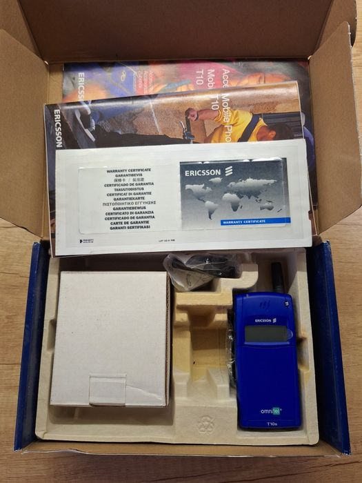 EricssonT10s , новый , в плёнке