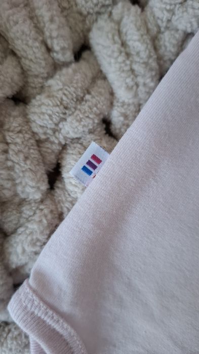 Body różowe na ramiączka dziecięce z kwiatuszkami
