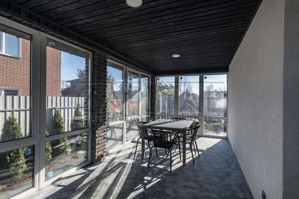 Продажа 2-этажного дома в Иванковичах, Васильковский район.