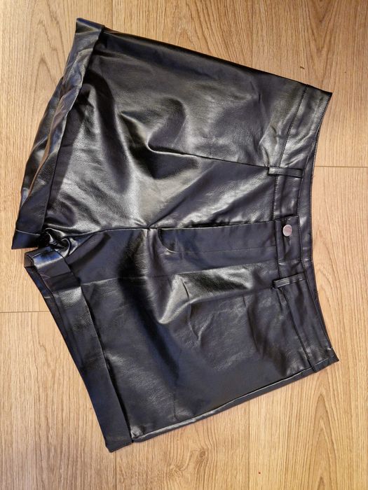 Spodenki czarne lateksowe krótkie L