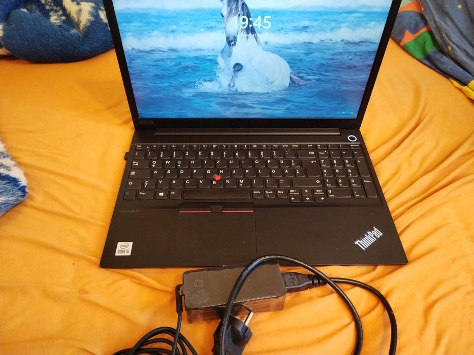 Lenovo Octacore 15.6" i5/16GB/385Nvme como novo