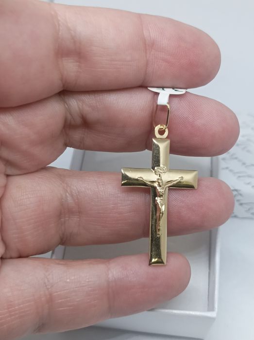 Złoty wisiorek krzyżyk złoto 585