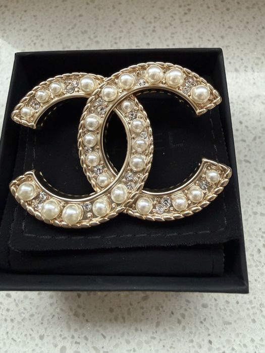 Chanel - broszka duża