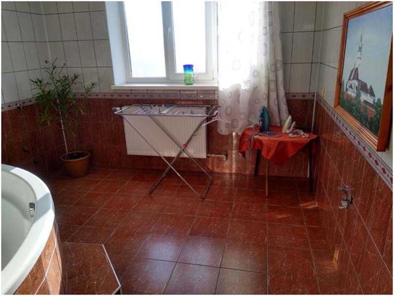 Продам будинок з ремонтом в Івано-Франківську по вул. Січинського.