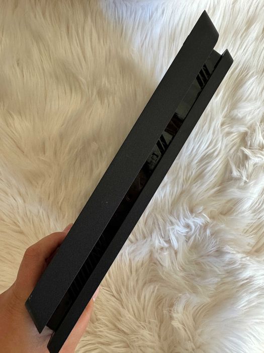 PS4 SLIM com jogo Call of Duty Ops