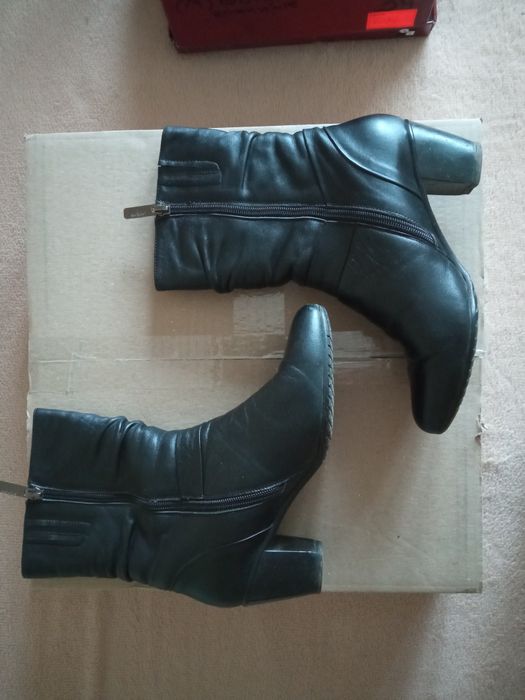 Чоботи з натуральної шкіри 38 розміру