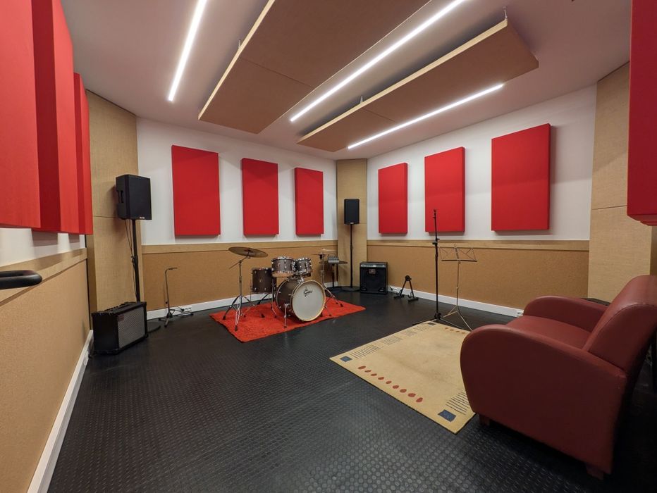 ALUGAM-SE (à hora ou ao mês/ano) 5x Salas de Ensaio/ Produção/ Aulas de Música/ Estudo — Matosinhos, PORTO