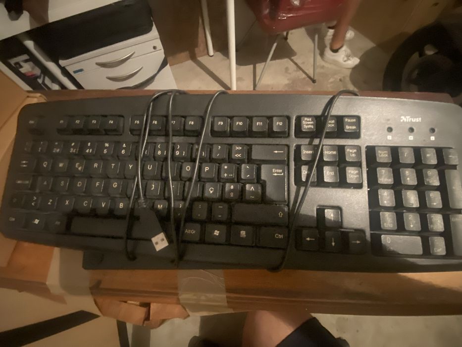 Keyboards Used in Good Condition64738414635394122