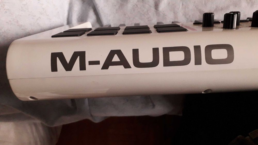 MAudio Axiom Pro 49 Midi Keyboard