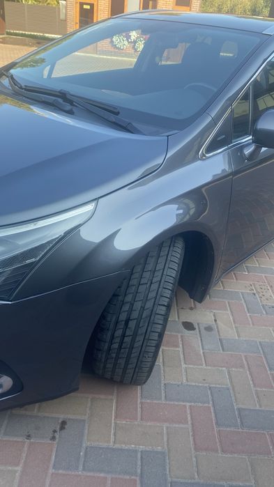 Продам тойота авенсис т27 автомат универсал 2013гв дизель 2,23