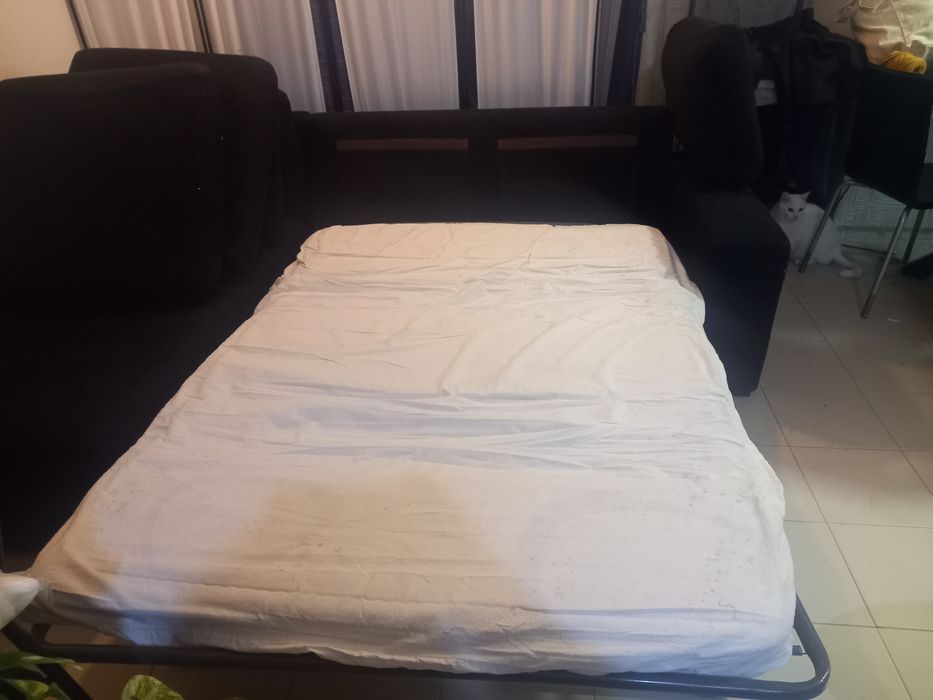 Vende -se um sofa cama