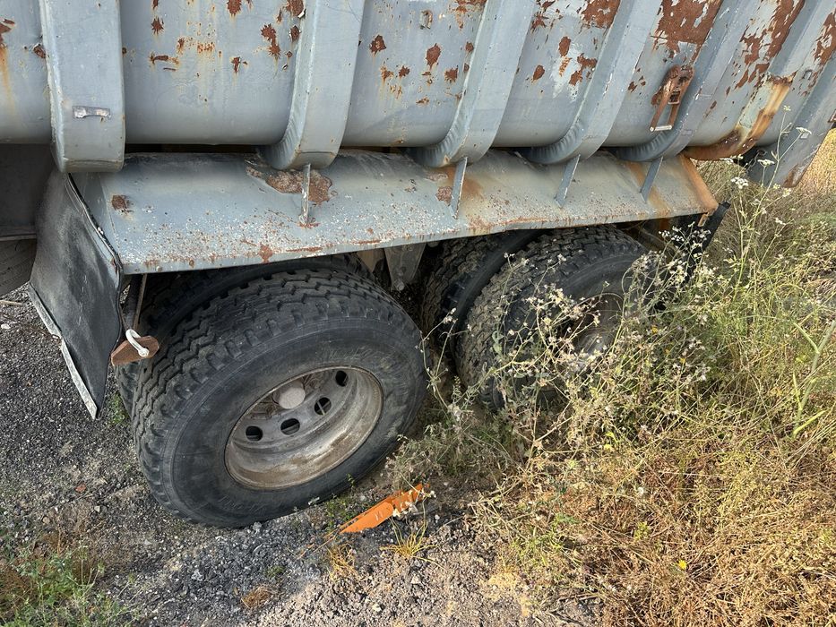 Semi reboque banheira basculante