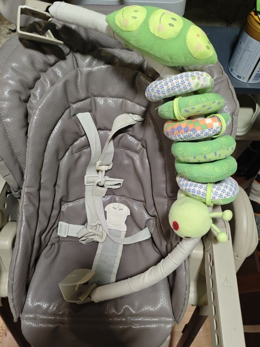 Продам стільчик для годування Chicco Polly magic