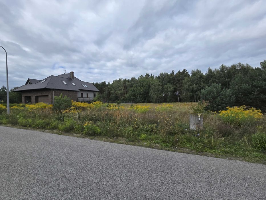 Działka budowlana 1 345 m², Borówiec – MPZP, pełne media, przy lesie