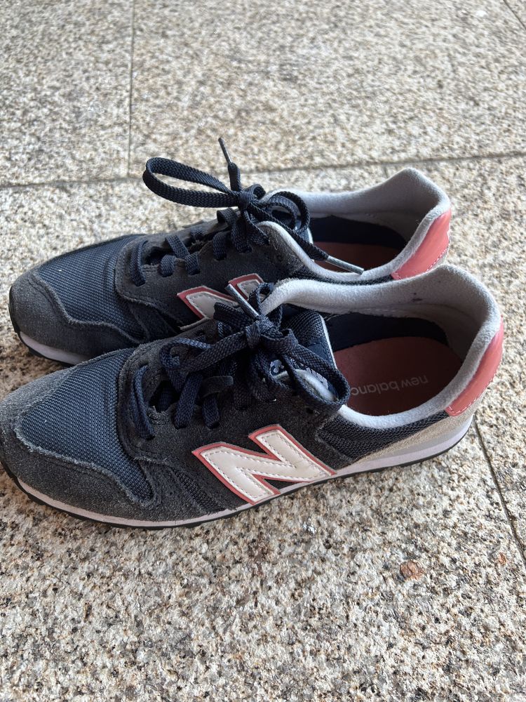 New balance 373 azul marinho e rosa top