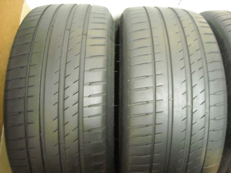opony.255/40R20 Michelin