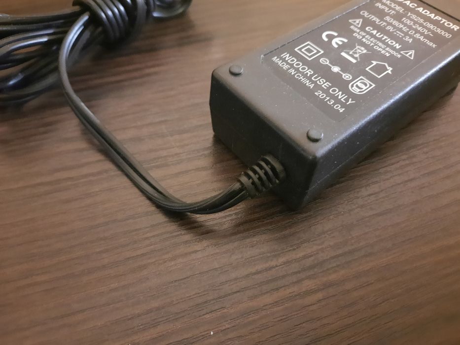 Блок питания 9V 3A Штекер 5.5 на 1.7 мм