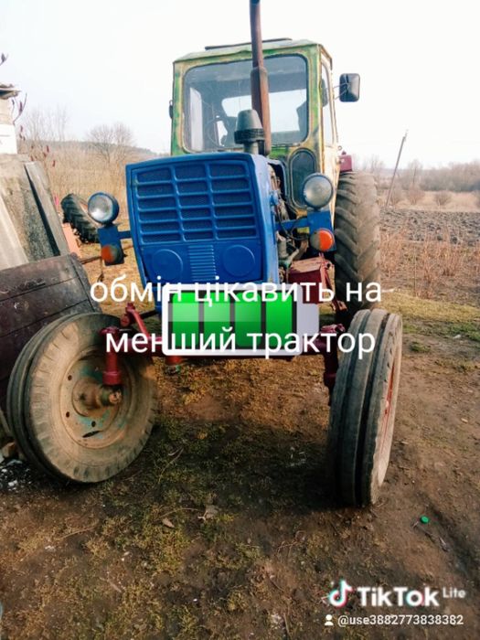 Трактор находу цікавить