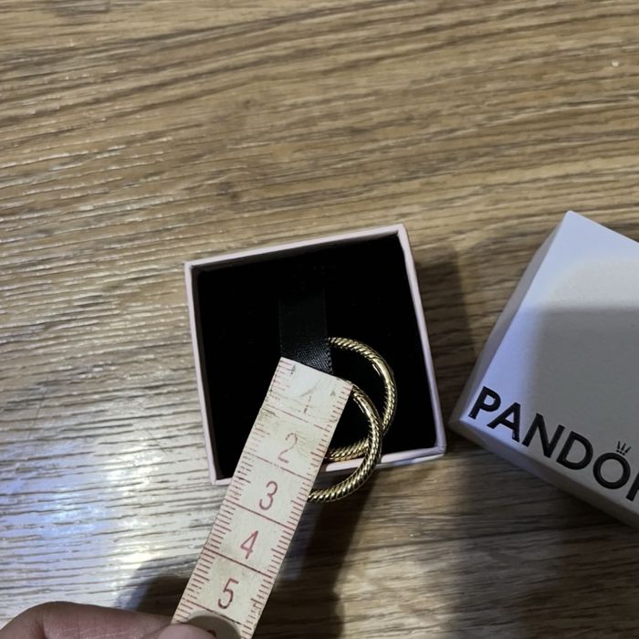 Сережки PANDORA для намистин.