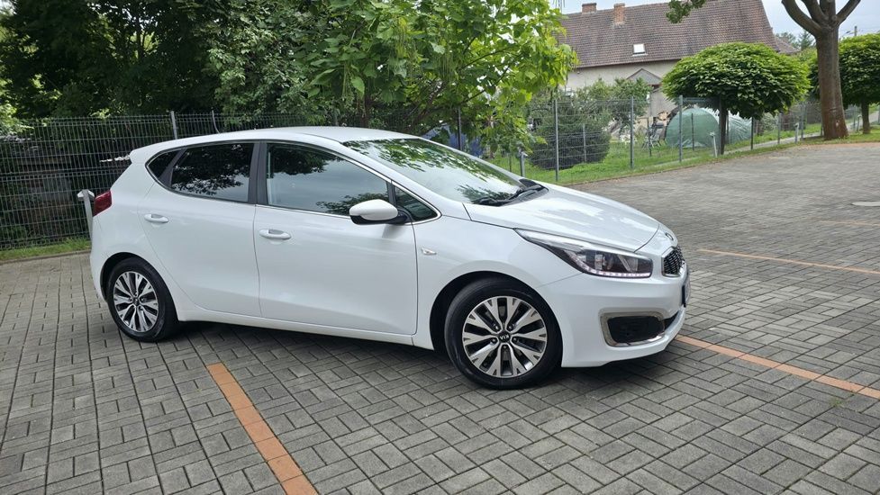 Kia Ceed Ledy  Nawigacja Kamera Serwis Do Końca