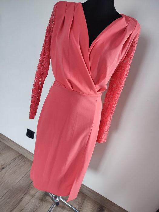 Nowa elegancka sukienka