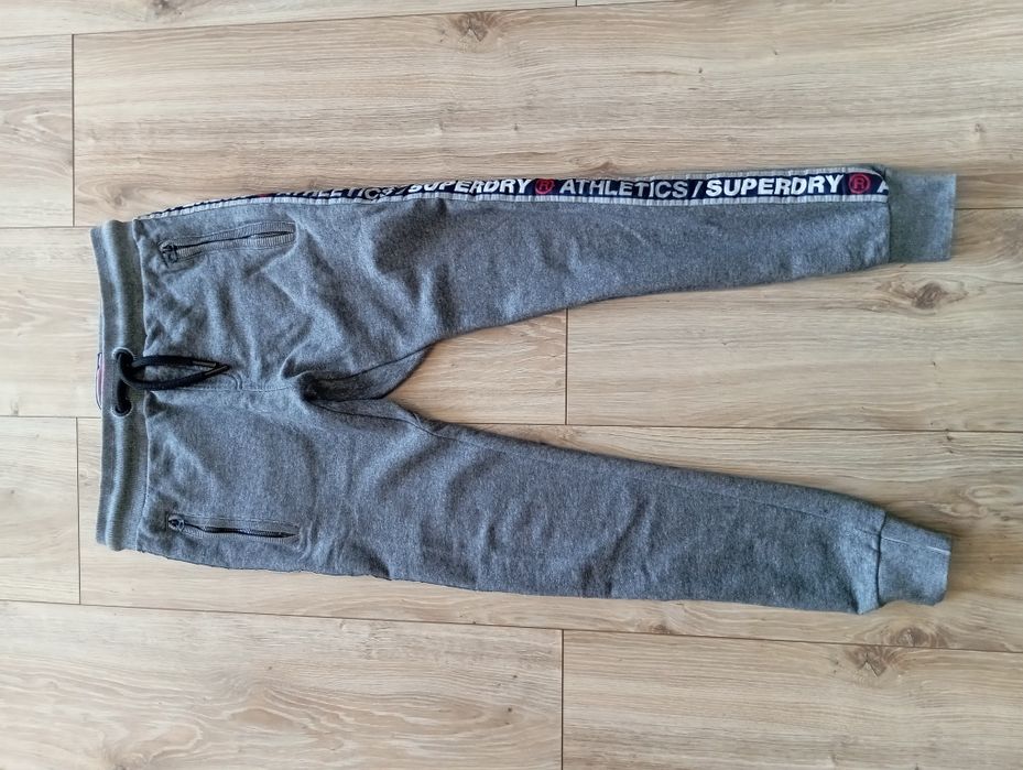Superdry - spodnie dresowe