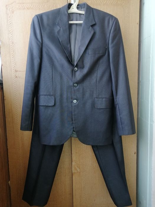 Чоловічий костюм.