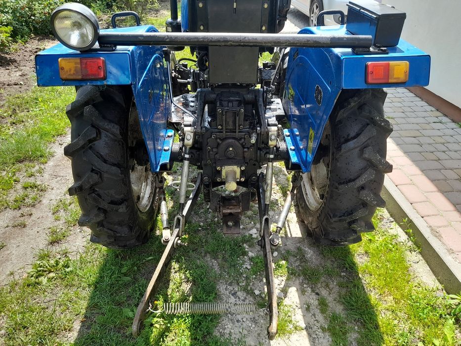 Трактор Dongfeng DF-244 повнопривідний 4х4 гідропідсилювач дизель 24кс