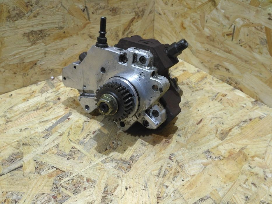 Топливный насос высокого давления ТНВД Рено Трафик Opel Vivaro 1,9 2,0