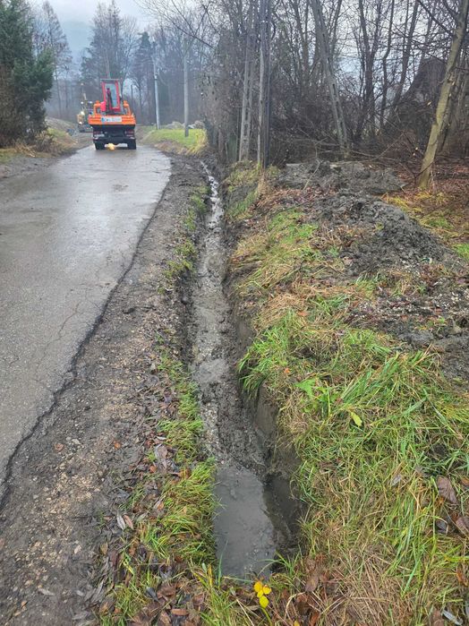 Usługi koparką 2,5t,wiertnica,Transport mat.sypkich,montaż ogrodzeń