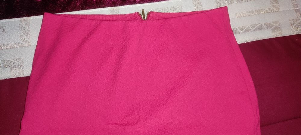 Saias justas  e curtas várias cores bershka