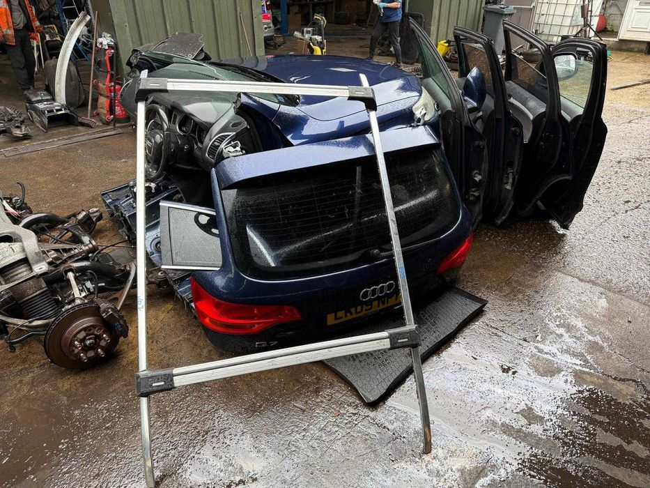 Б/в бампер передній Audi Q7 2009