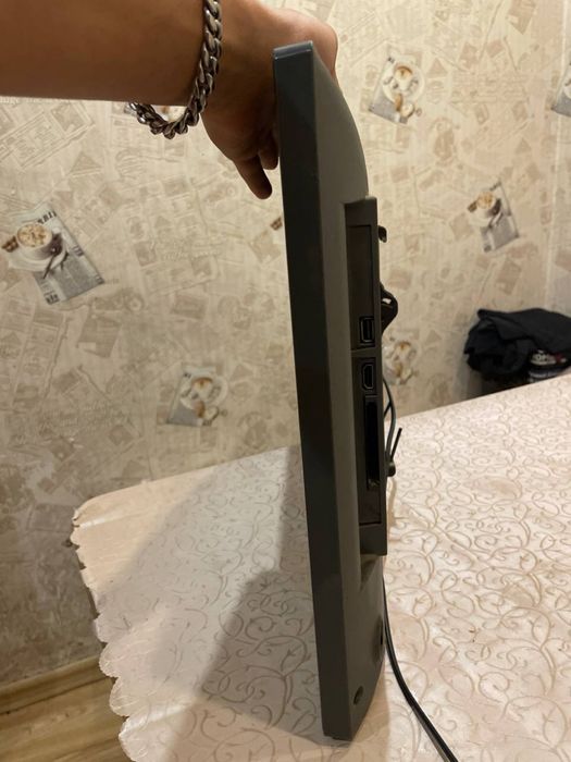 LED/Телевизор Samsung Модель: UE28F4000AW 28-Дюймов