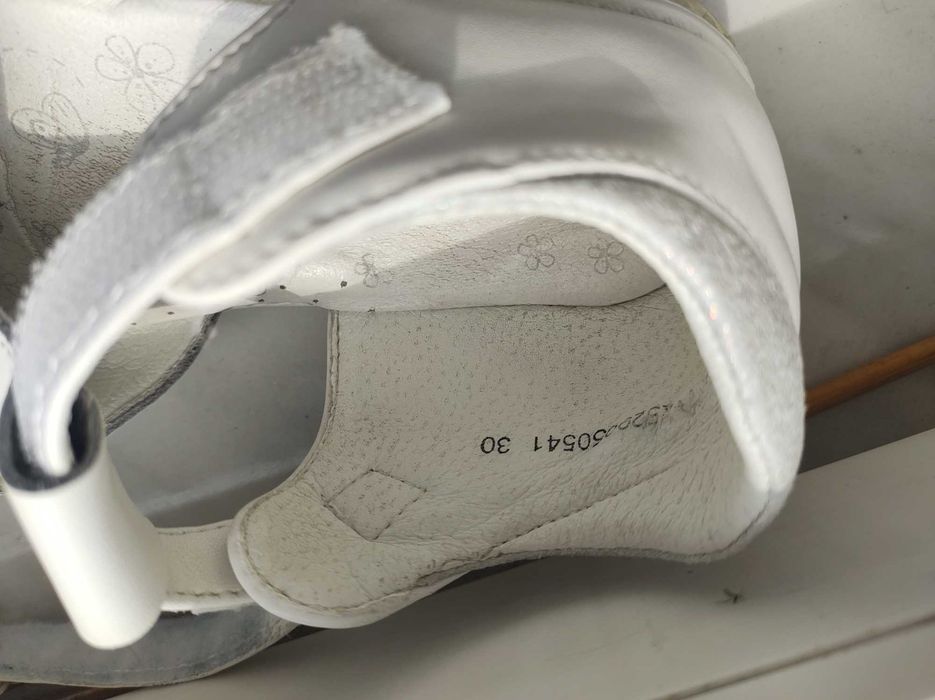 buty dla dziewczynki 30 i 31 adidasy, sandałki i buty do wody