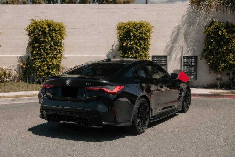 2021    BMW    M4