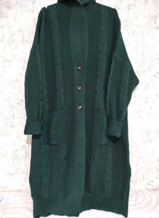 Продается  длинный НОВЫЙ КАРДИГАН с карманами и капюшоном р 60-64