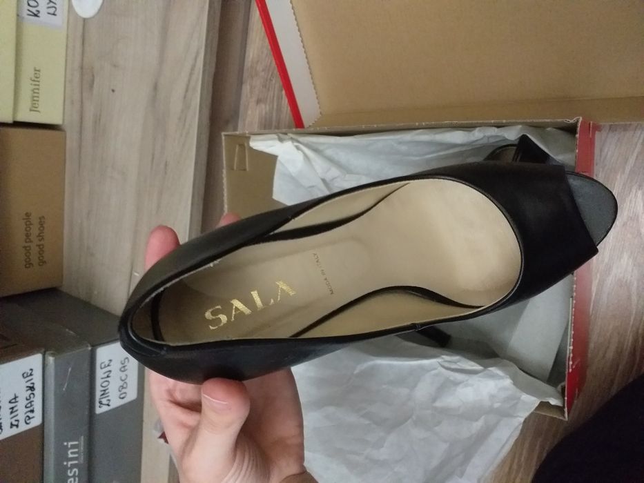 Buty na obcasie,czarne