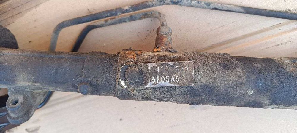 VW Golf 3 рейка,дв.зад. лев.,блок предохранителей