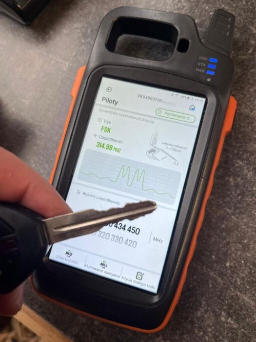 Dorabianie kluczy samochodowych, awaryjne otwieranie.