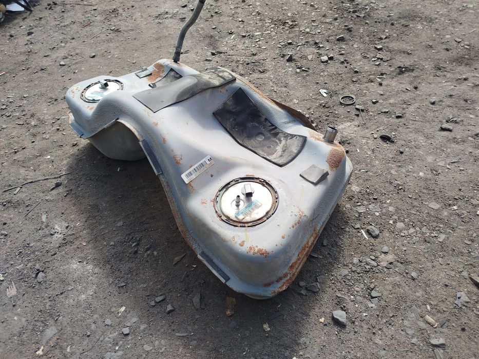 Mustang V 05-10r - zbiornik paliwa bak