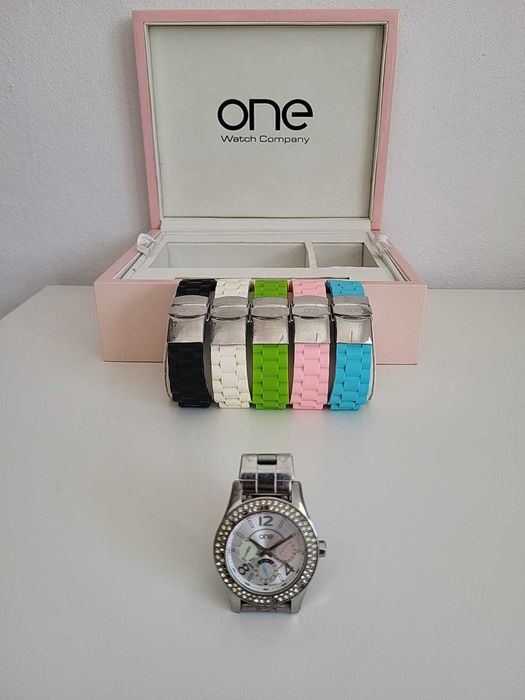 Relógio ONE + 5 Braceletes + Caixa | Preço baixo (ver)