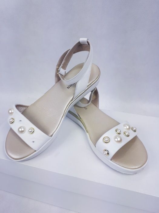 Sandały STUART WEITZMAN białe pwrły skóra 36