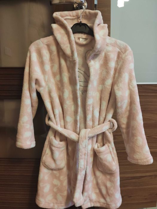 Szlafrok  dla dziewczynki z kapturem, rozmiar 122/128