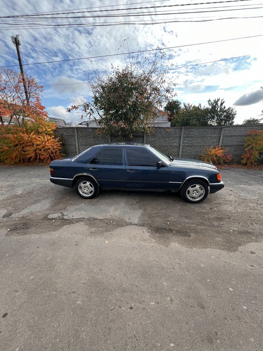 Mersedes W124 E230