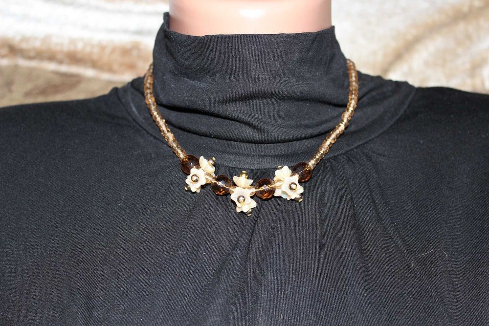 Бусы, колье в ассортименте времен СССР